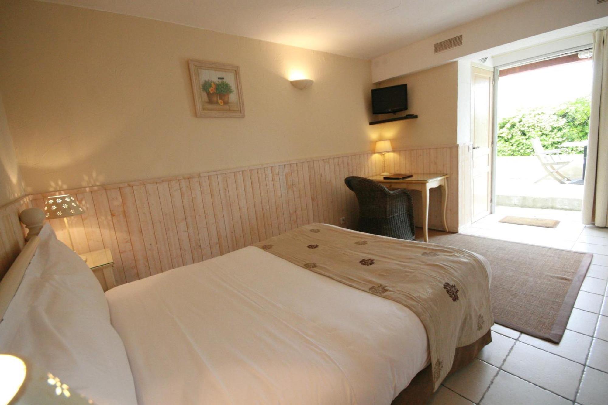 Hotel Marc-Hely La Colle-sur-Loup Kamer foto