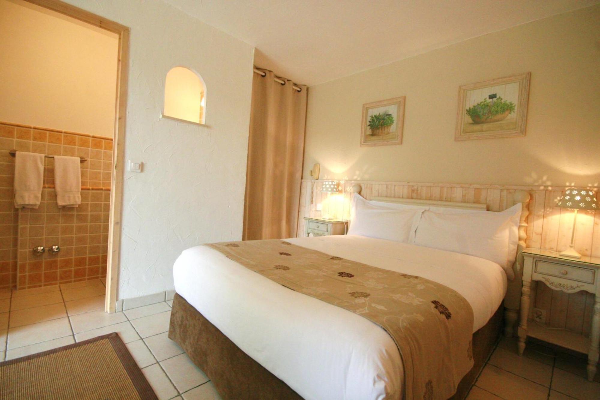 Hotel Marc-Hely La Colle-sur-Loup Kamer foto